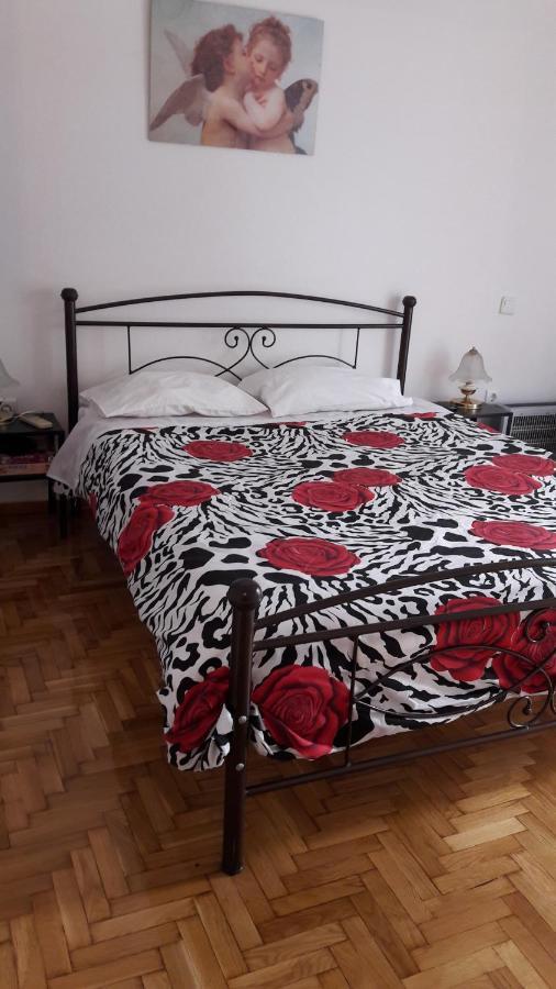 Apartamento Acropolis Within 10Min. Walk! Atenas Exterior foto